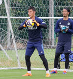 「Ｊ２磐田４２歳の元日本代表ＧＫ川島永嗣ら４人と契約更新　すでに退団の中村駿はＪ３岐阜に移籍」の画像1