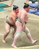 「矢後が送り出されて３勝３敗　７番相撲で３場所ぶりの勝ち越しを狙う　「がんばるしかないですから」」の画像1