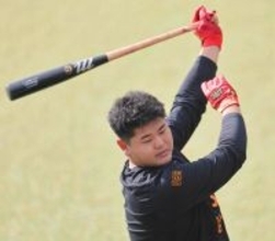 【巨人】育成２年目期待の大砲が豪快サク越え６発…育成練習