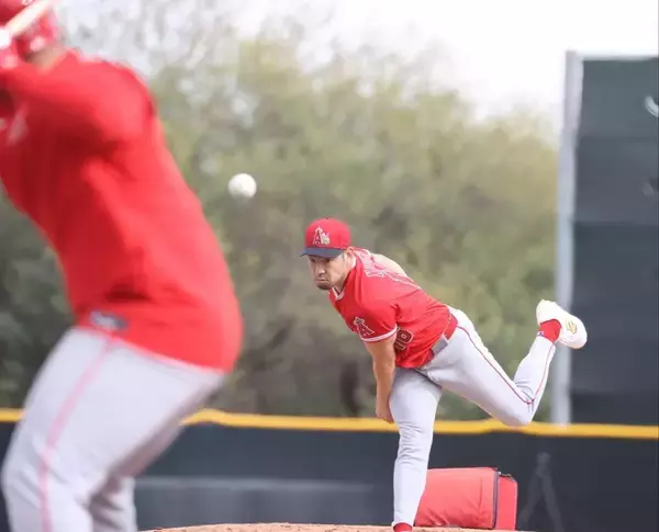 いきなり１５６キロ＆新球披露「非常によかった」エンゼルス・菊池雄星がキャンプイン初日に実戦登板