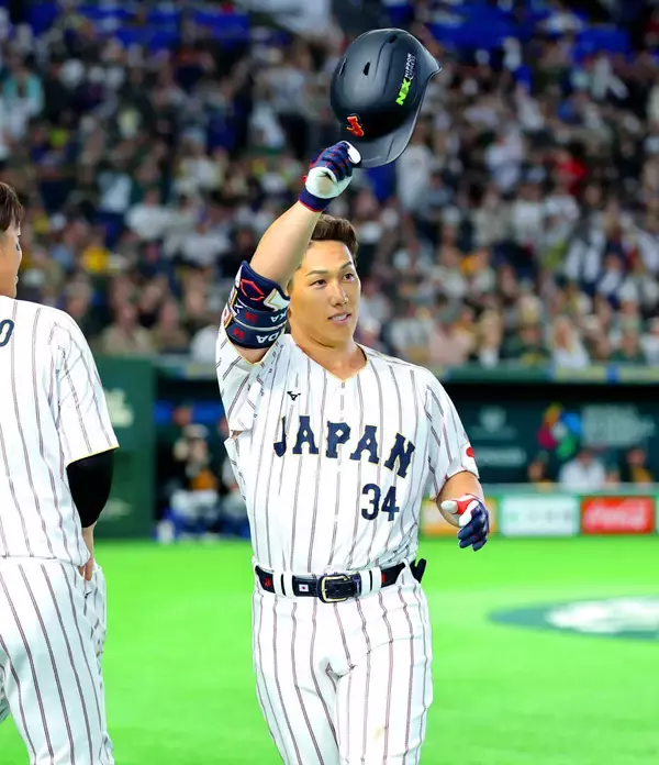 ６７年前の長嶋さんと同じ２１時１０分…吉田正尚が奇跡の天覧試合逆転アーチ　日本人最多４発目「ミスターＷＢＣ」