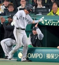 巨人・阿部監督「粘り勝った」甲子園９戦連続１点差　勝負所で代打・坂本＆代走・宇都宮　価値ある１勝つかんだ