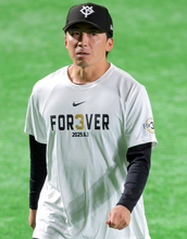 【巨人】東京ドームで試合前練習スタート　気になる台風６号の進路　オリックス戦は長嶋茂雄さん一周忌