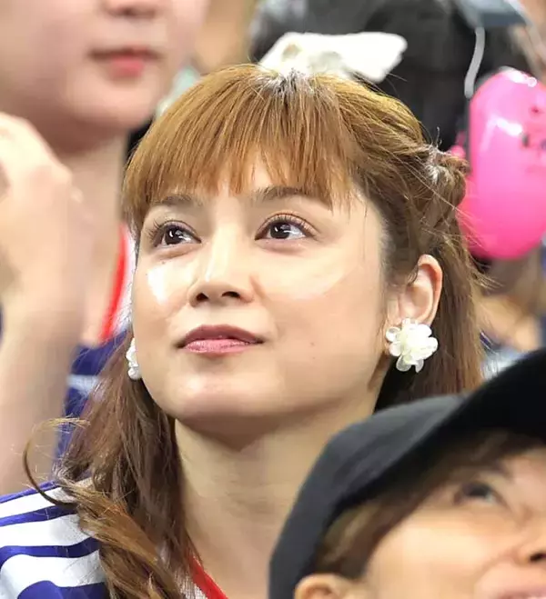 【Ｗ杯】妻・平愛梨の言葉で発奮した長友　５大会連続出場の快挙は右太もも裏肉離れとなった夜が転機