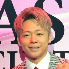 「前世はきっと猿だった」元Ｋ―１王者・武尊、木登りするアクティブな姿に「野生児だー！」「さすが」「凄すぎます」の声