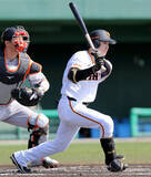 「【巨人】今年も頼むぞ！　泉口友汰が〝今季初打席初安打〟　「１球目から自分のタイミング」さすがの一打」の画像1