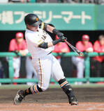 「【巨人】山瀬慎之助、今年こそ１軍で出るん打！初対外試合で痛烈二塁打」の画像1