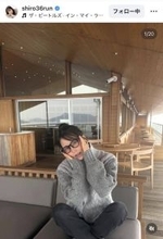 元ＮＭＢ４８・白間美瑠、タートルネック＆黒縁メガネで雰囲気激変「メガネ掛けたら別人」「めっちゃ似合う」