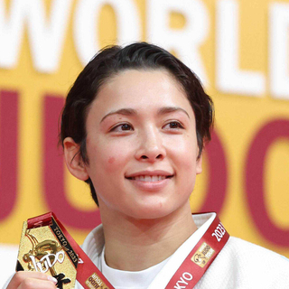 出口クリスタと堀川恵さん、最悪の初対面を激白「ただ、デカいだけの温室育ち」「チャチャ、チャチャ動き回って」