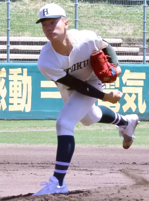 【高校野球】「思っている通りに投げられました」報徳学園・谷口哲聖が６回途中無失点　大角監督に誕生日星贈った