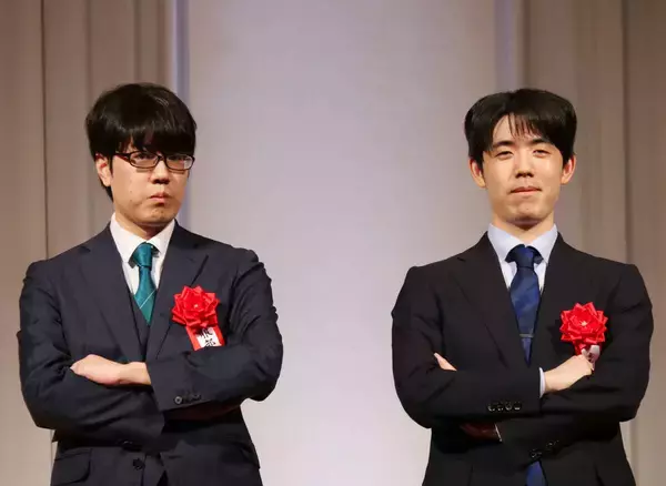プロ入り１０年・藤井聡太竜王「緊張感と同時に楽しみ」１か月ぶりの公式戦