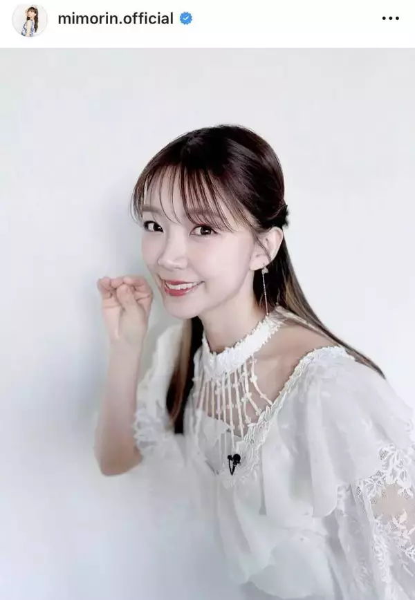 三森すずこ、２６年初仕事で本物の白蛇登場！「距離とってツーショット（？）」…夫はオカダ・カズチカ、２児の母