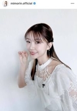 三森すずこ、２６年初仕事で本物の白蛇登場！「距離とってツーショット（？）」…夫はオカダ・カズチカ、２児の母