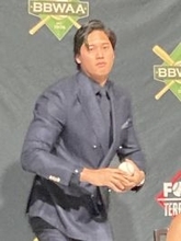 大谷翔平、子供にサインボールをプレゼントの神対応　２年ぶり出席の「晩さん会」…ジャッジとの“初共演”も実現