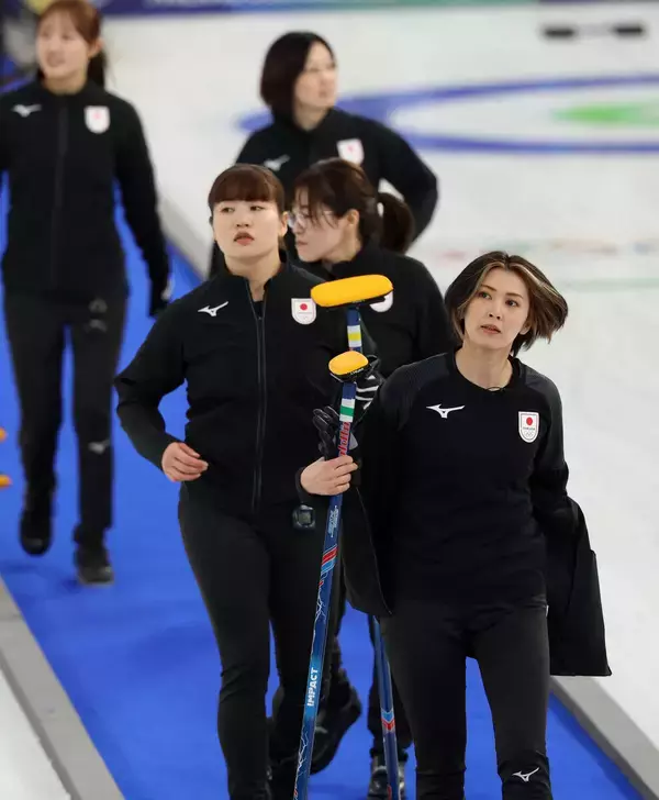 【五輪】もぐもぐタイムはフルーツ　カーリング女子フォルティウス　開幕スウェーデン戦は前半１－１…１次リーグ