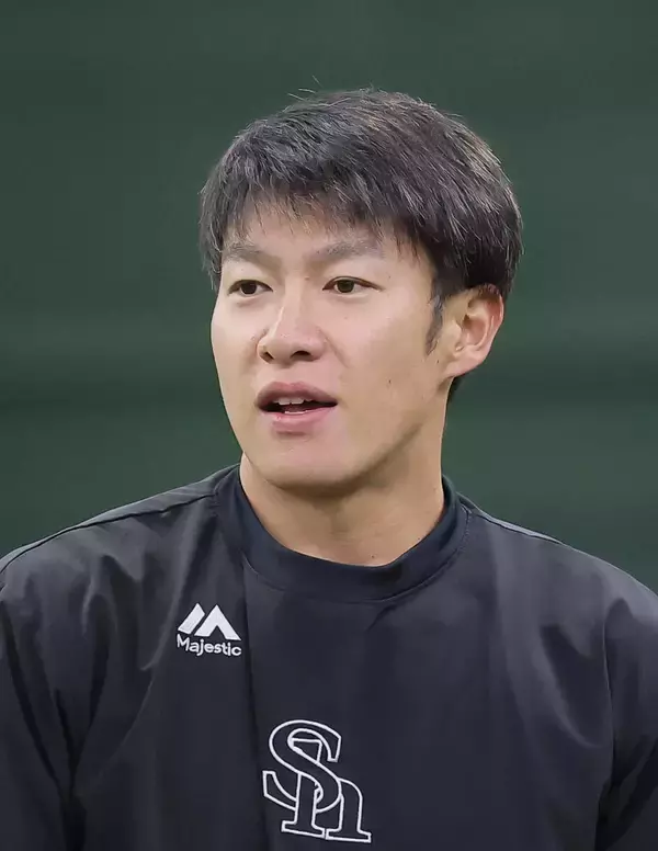 【ソフトバンク】柳田悠岐が右手首付近に死球受けた後に交代　５回の守備から柳町達が右翼で途中出場