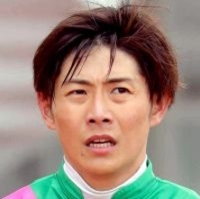 ６度の手術乗り越え....昨年１０月に落馬負傷の川須栄彦騎手が“相棒”シャマルで調教騎乗再開　「ホッとしました」