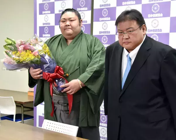 元幕内・剣翔が引退会見「寂しい気持ちが一番」　第２の人生は焼き肉店経営　６月６日の結婚披露宴で断髪式