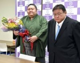 元幕内・剣翔が引退会見「寂しい気持ちが一番」　第２の人生は焼き肉店経営　６月６日の結婚披露宴で断髪式