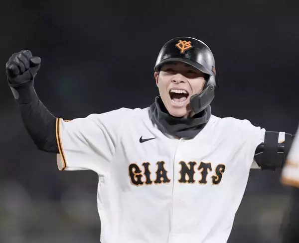 【巨人】泉口ショック振り払う会心の逆転勝利　“代役遊撃”ドラ５・小浜佑斗プロ初安打→平山功太プロ初打点の逆転打！若手躍動で今季初３連敗阻止