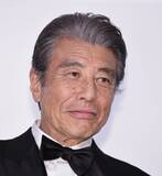 「舘ひろし７６歳　ダンディー加速！「まさかの同級生」２ショット衝撃「すごい」「若くてカッコイイ！」」の画像1
