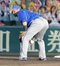 【ＤｅＮＡ】宮崎敏郎が６回に痛恨の同点失策　近本光司のゴロをポロリ