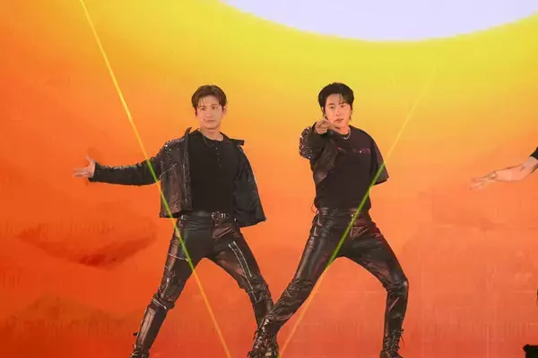 東方神起「愛♡スクリ～ム！」披露で３万５０００人熱狂　「ＳＭＴＯＷＮ　ＬＩＶＥ」が福岡に初上陸