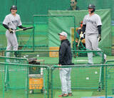 「【巨人】阿部監督がリチャードに“怪投”　上から、横から、超スローボールからのデッドボールにホッコリ」の画像1