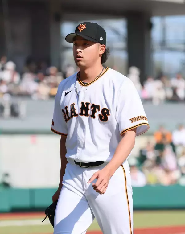 「【巨人】堀田賢慎が危険球退場　緊急登板の宮原駿介が満塁ピンチ招くも無失点」の画像