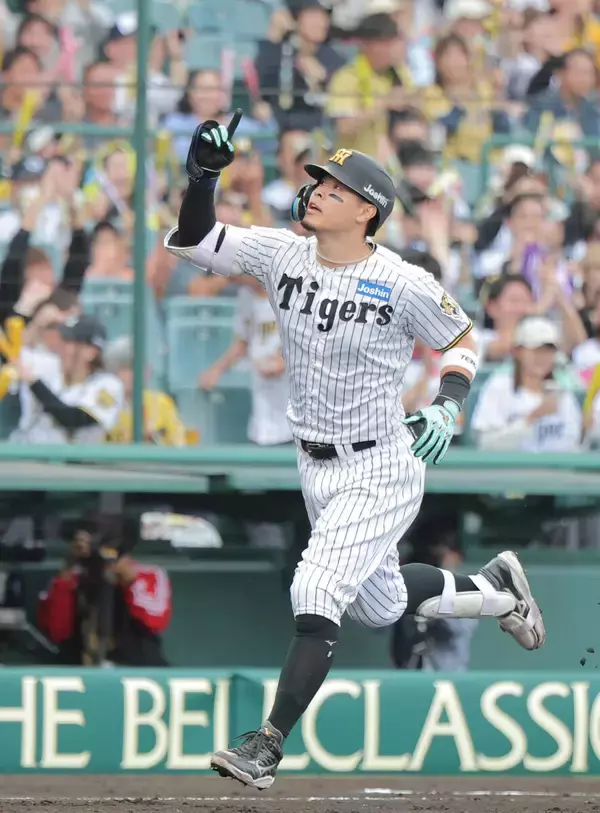 【阪神】佐藤輝明の決勝ソロ含むチーム２安打で勝利！今季４度目の完封勝利で連敗「２」でストップ…藤川球児監督がセ最速タイの通算１００勝