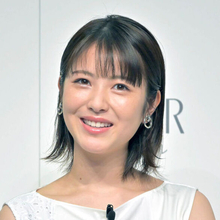 浜辺美波、ガチファンの意外な芸人を明かす「単独ライブをこっそり見に行って。自分でチケット取ってるんですよ」