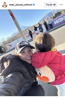 岡副麻希アナ、サーキット始め！親子ショットが「素敵」「女レーサーになるかも」…夫はレーシングドライバー