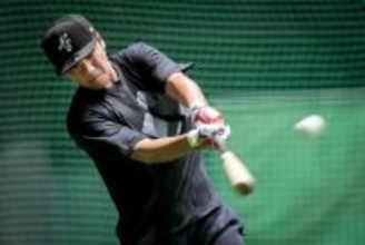 坂本勇人が原点回帰打法！「大げさに動きながら」無駄省いた昨季までよりダイナミックに「いいときのスイング」求めて