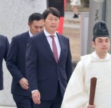 【広島】新井貴浩監督「勝つ集団」つくる　就任４年目は横一線　藤井ヘッドＣ「若手に切り替えた反省込みで」