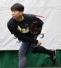 【阪神】畠世周、ブルペン一番乗りで例年より速く１４０キロ超え「出だしとしてはいい感じ」沖縄で先乗り自主トレがスタート