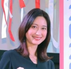 小川彩佳アナ“さよならガラケー”で回顧「充電パックのフタをひっくり返すと好きな人と撮ったプリクラを貼ってたりとか…」