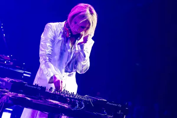 ＹＯＳＨＩＫＩが感涙　３度目頸椎手術後初のフルコンサート「みんなのおかげで復帰公演ができたね」　ＤＪプレイも初披露