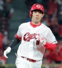 【広島】４回に４戦ぶり先制　秋山翔吾が適時打→今季初スタメンの野間峻祥が犠飛　ベテラン２人が頼もしい働き