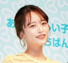 近藤千尋、夫・太田博久と手つなぎ生共演で“陽キャ”全開…毎月、サプライズ敢行で「身内からは『プレート女』って呼ばれてます」