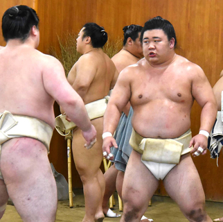 三役目前の藤ノ川、大関・霧島らと１６番　体重増にも意欲「今は１２５キロ、１３０キロぐらいにしたい」
