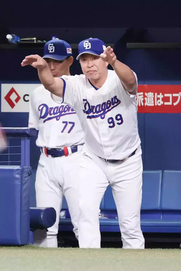 【中日】今季３犠打のヤクルトが４回までに２犠打　井上一樹監督「ヤクルトさん（の作戦）は『ないやろな』と思ってしまった」