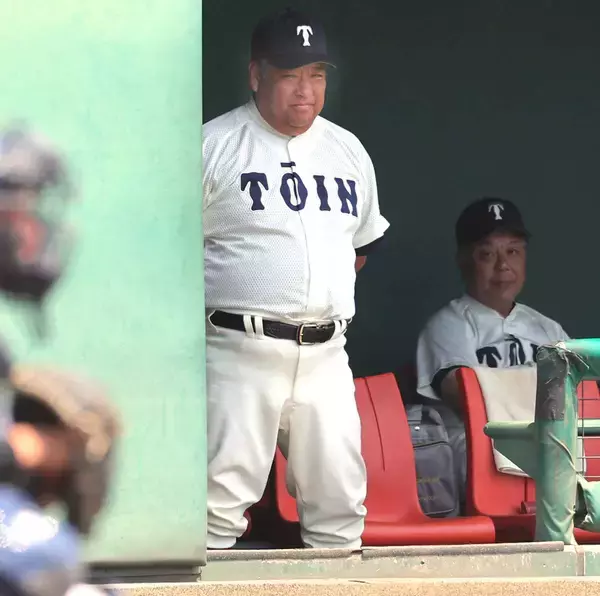 【高校野球】大波乱！　大阪桐蔭が敗退　史上初３度目春夏連覇の夢散る　泣きじゃくるナインを前に西谷浩一監督「勝ちに導いてあげられなかった」