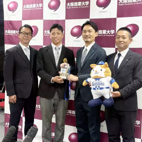 【ＤｅＮＡ】ドラフト１位の大商大・星野世那に指名あいさつ　相川亮二監督からのサプライズ電話に「緊張で手汗が…」