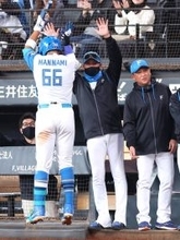 【日本ハム】プロ野球タイ記録の開幕９戦２２発で４連勝＆貯金１　万波中正が決勝の５号３ランで有原航平に復帰初白星　
