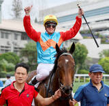 「「本当に馬？」「バイク」香港最強馬の勝ちっぷりにネット驚嘆　香港スプリントＣを馬なりで楽勝し１９連勝のカーインライジング」の画像1