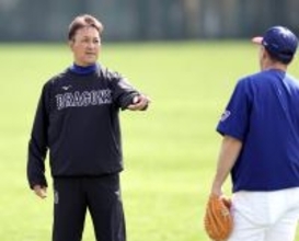 【中日】落合英二投手コーディネーターが１軍合流　早速投手陣を指導