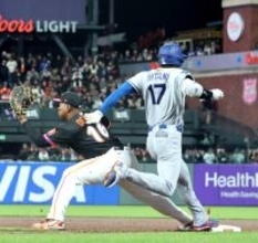 大谷翔平の執念の“激走打”　５３試合連続出塁を称賛　ロバーツ監督「本調子でなくても」…今後の巻き返しにも期待