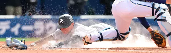 【巨人】「どんどん積極的に」走塁テーマを若手が遂行！佐々木が一塁からタッチアップ　阿部監督「継続できるよう」