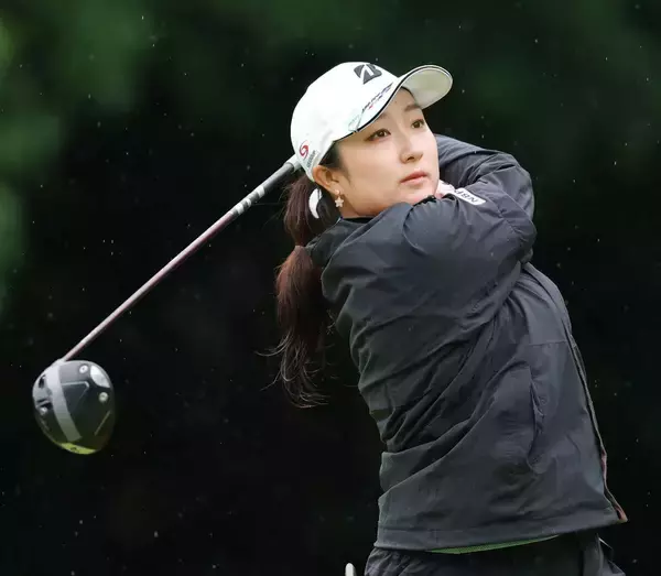 【女子ゴルフ】川岸史果、阿部未悠が首位でホールアウト　菅沼菜々２差、キューティフル３差　午前組終了