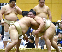 熊本地震から１か月、宇土市出身の義ノ富士が故郷への思い語る「１か月は早かった」　秋場所へ「また三役に戻れるように」